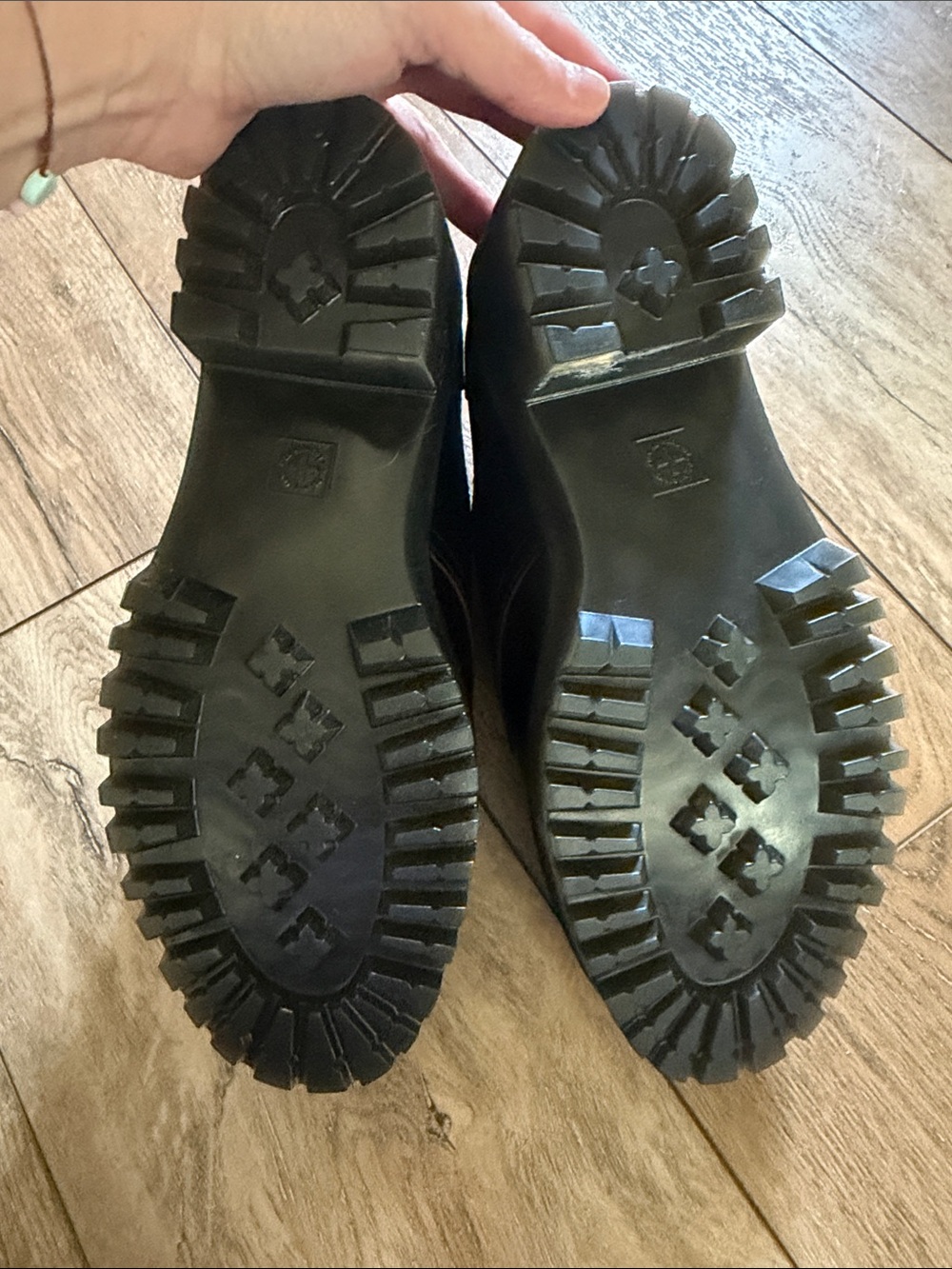 NWOT Doc Martens Oxford shoe. - Picture 4 of 4